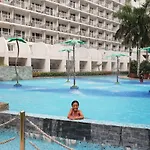 The Palawanos Home At Shell Residences